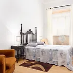 Almada Pensión 4*
