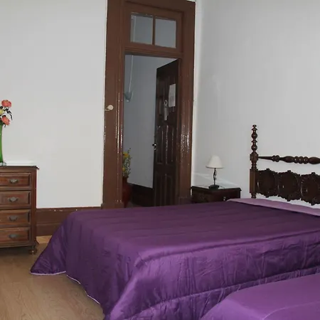 Almada Guest house