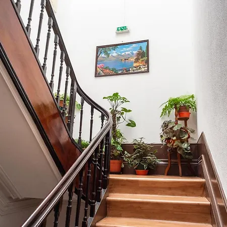 Almada Guest house