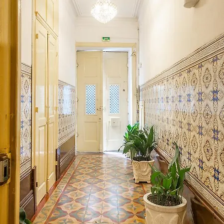 Almada Гостевой дом 4*