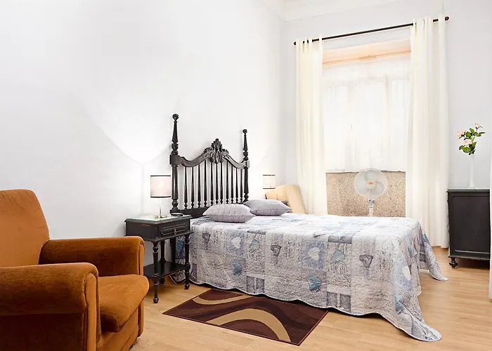 Almada Гостевой дом 3*